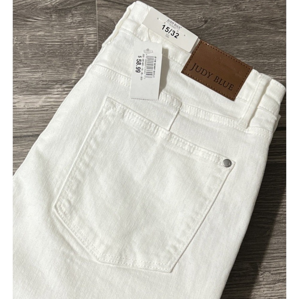 Judy Blue NWT High Waist Side Slit Slim Boot White Jeans SZ 15/32 (32x33)